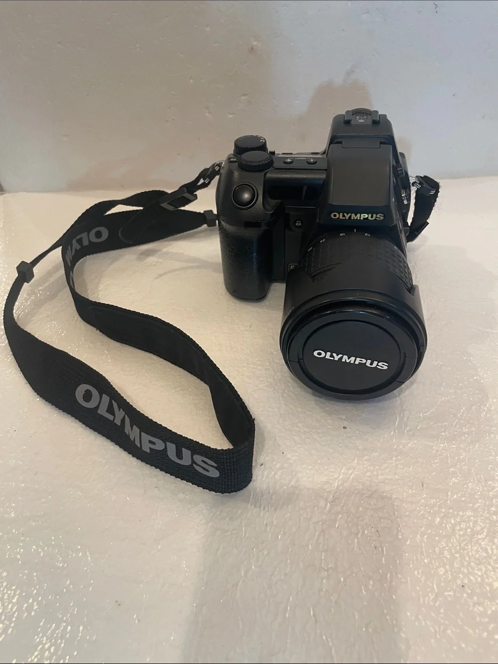 Olympus Camedia E-20N SLR professional 5MP Digital Camera Kit bundle Black mint